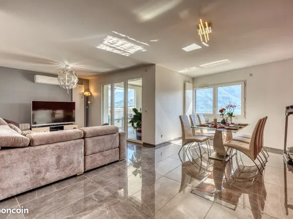 ANNECY - LES TRÉSUMS | 3 PIÈCES 80 m² | VUE PANORAMIQUE LAC | BALCON | VENDU MEUBLÉ | GARAGE DOUBLE