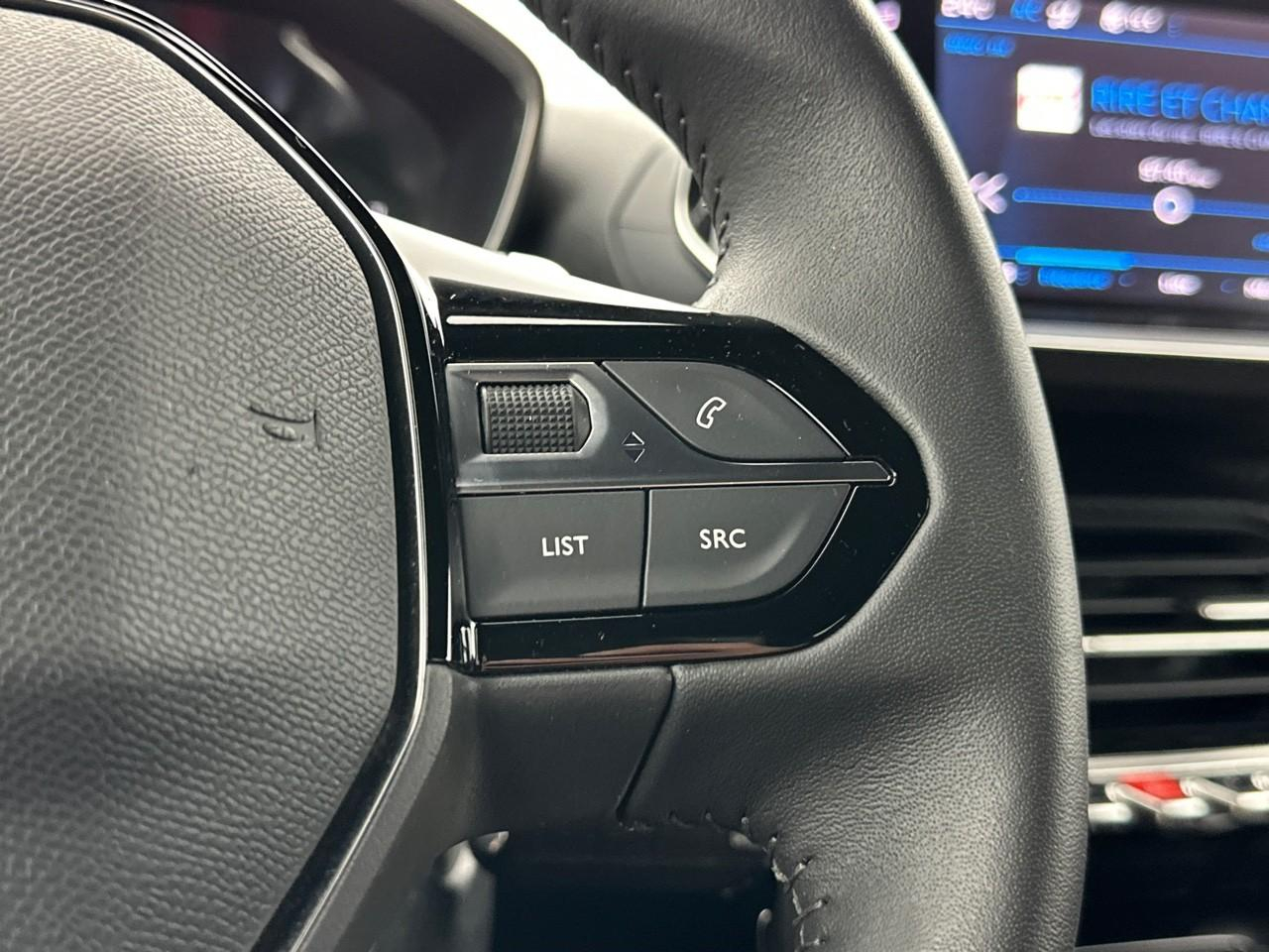 Peugeot 2008 puretech 130 s&s eat8 style — photo 19