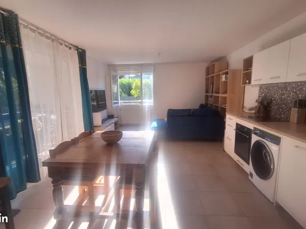 CHAMBÉRY - SECTEUR DES CHARMETTES | T3 récent de 70 m² - Terrasse Sud-Est - DPE A - 257 000
