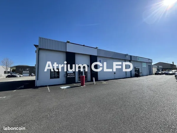 Local commercial 335 m² COURNON-D'AUVERGNE