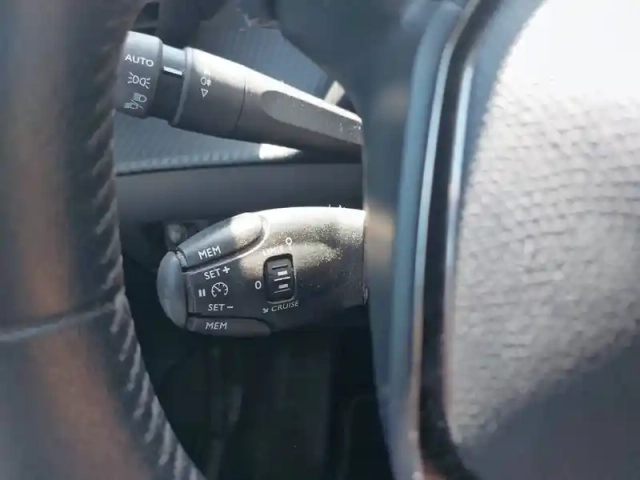 Peugeot 208 electrique 50 kwh 136ch — photo 19