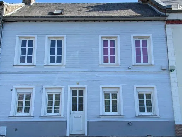 Maison ancienne 6 pièces avec terrain arboré proche du centre ville