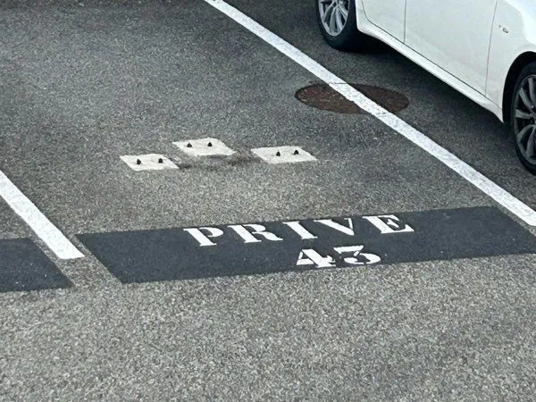 Vends places de parking sécurisées
