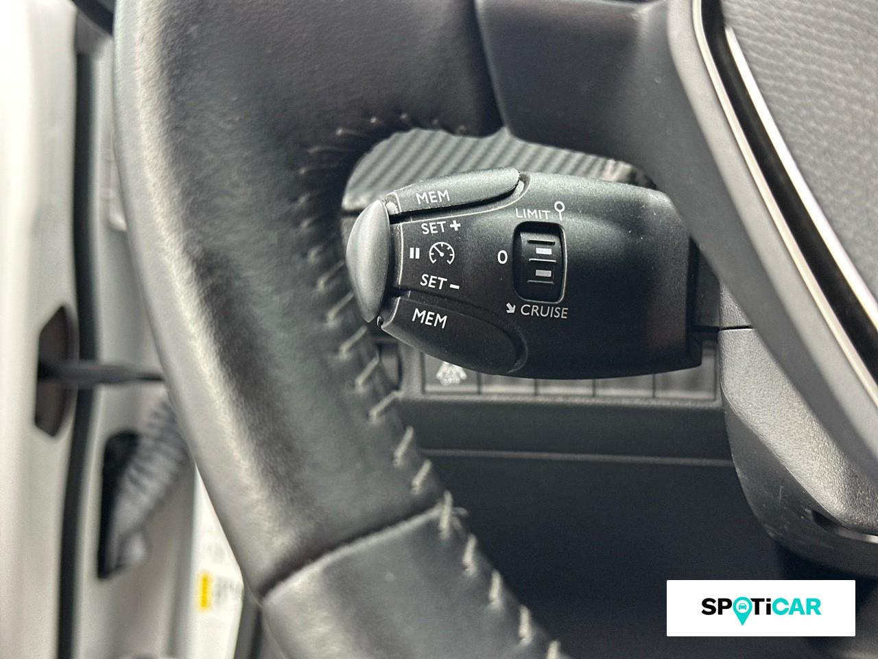 Peugeot 2008 1.2 puretech 130ch s&s allure — photo 17