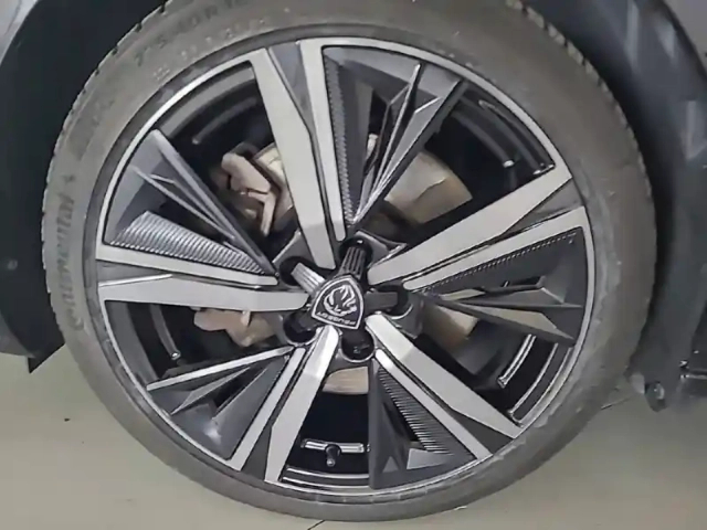 Peugeot 308 phev 225 e-eat8 — photo 73