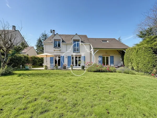 Morainvilliers - Belle maison 8 pièces de 191 M² avec jardin
