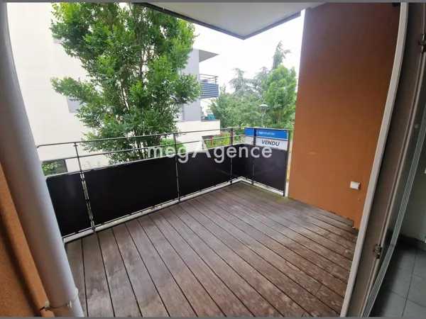 MEYZIEU CENTRE - BEL APPARTEMENT T3 DE 61 m² AVEC BALCON DANS RÉSIDENCE RÉCENTE