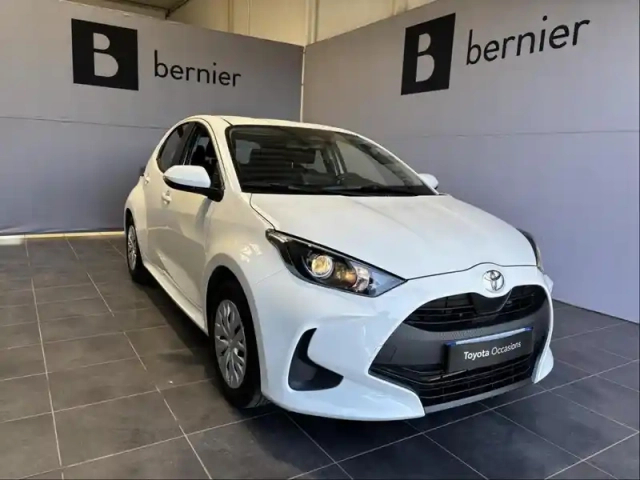 Toyota Yaris 116h dynamic 5p mc24