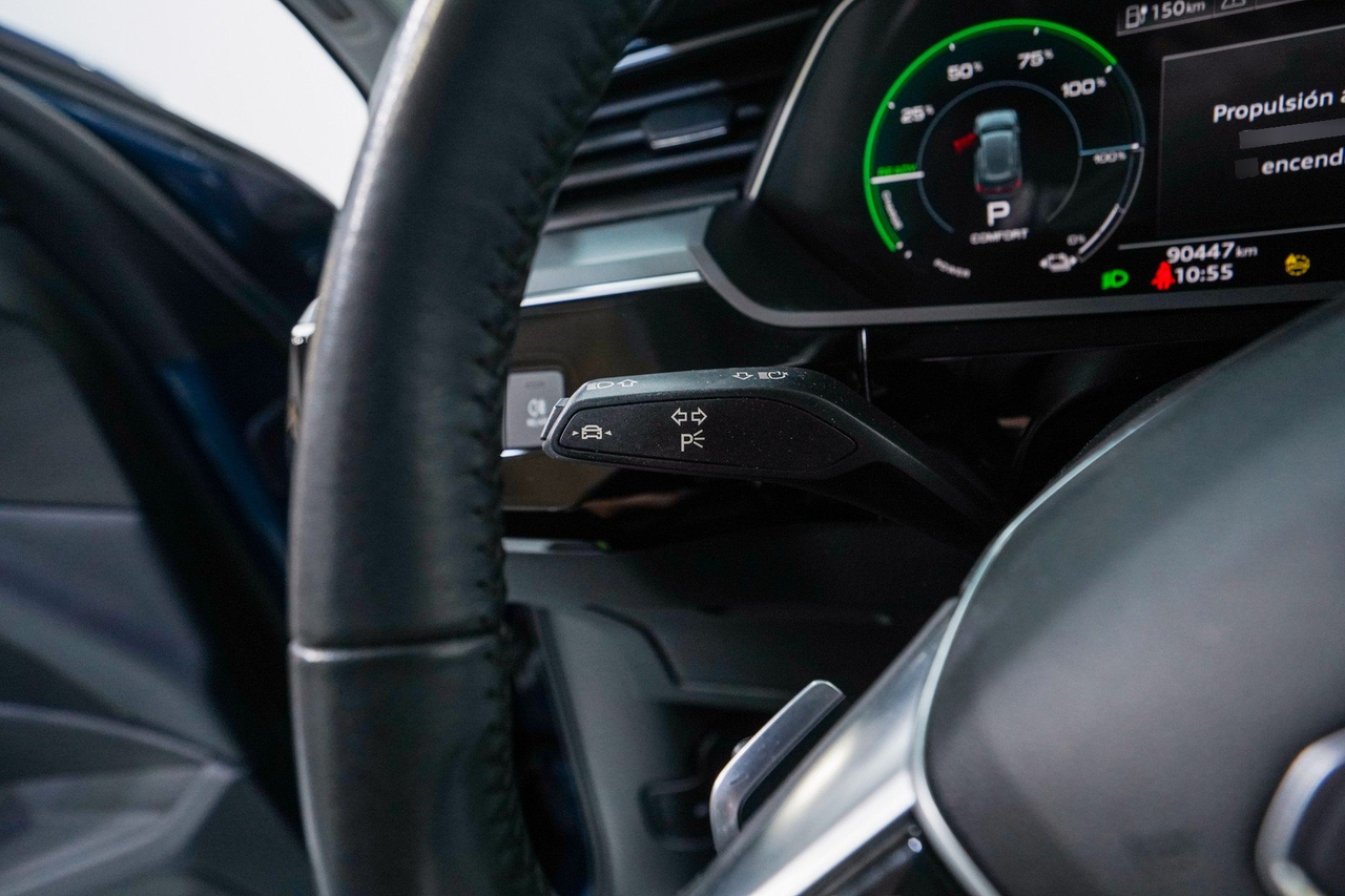 Audi e-tron — photo 22