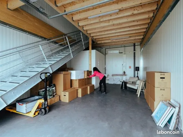 Local d'activité 96 m²