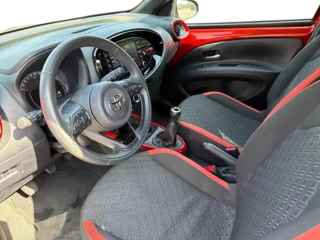 Toyota Aygo X 1.0 vvt-i 72ch design my23 — photo 9