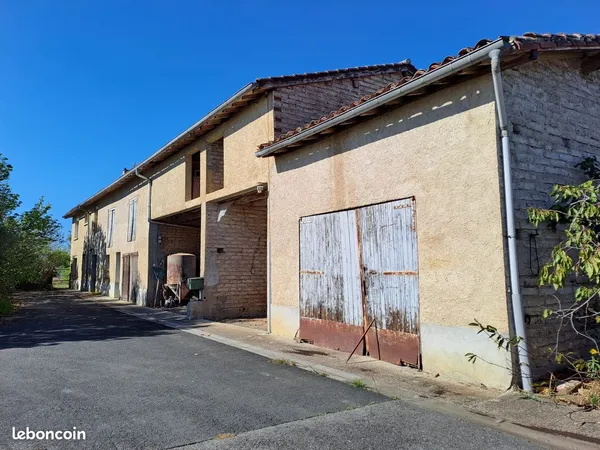 Corps de ferme à rafraîchir