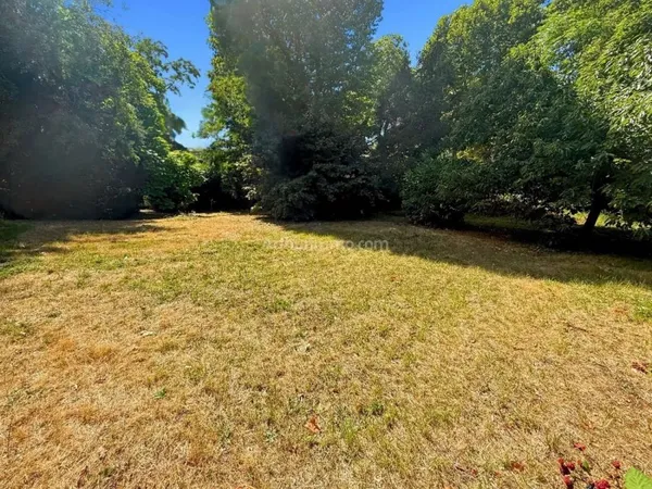 Terrain 636 m²