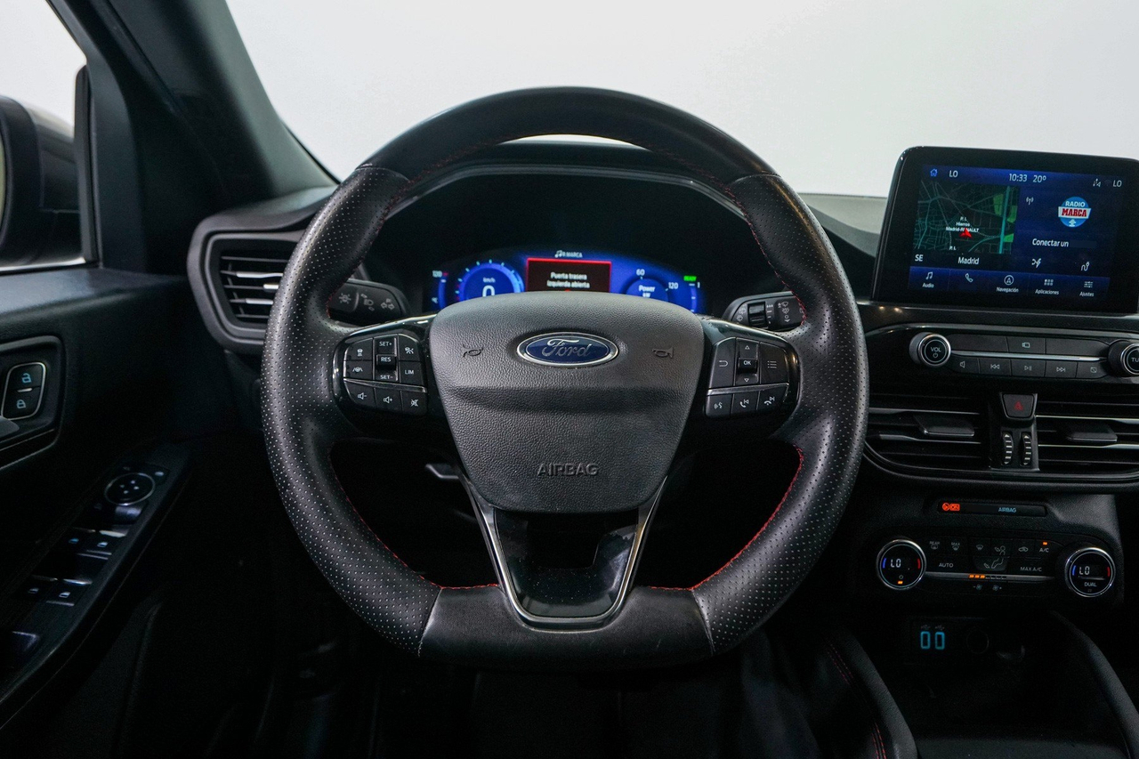 Ford Kuga — photo 18