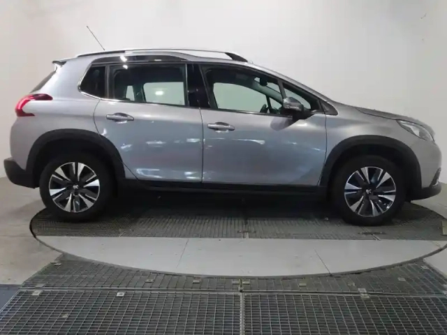 Peugeot 2008 1.2 puretech 110ch allure s&amp;s eat6 — photo 4