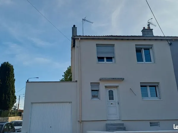 Maison f4 bosse d etion .garage et jardin
