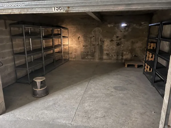 Grand box / Parking / entrepôt de 50 m² - Aubervilliers