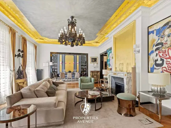 Appartement 7 pièces 250 m²