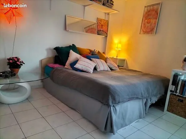 Location annuelle : studio - Sophia Antipolis - Piscine