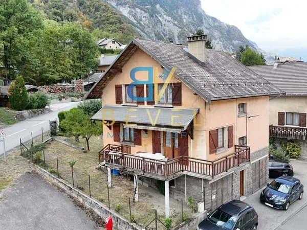 (73) MONTRICHER-ALBANNE HAMEAU DU BOCHET MAISON À RÉNOVER