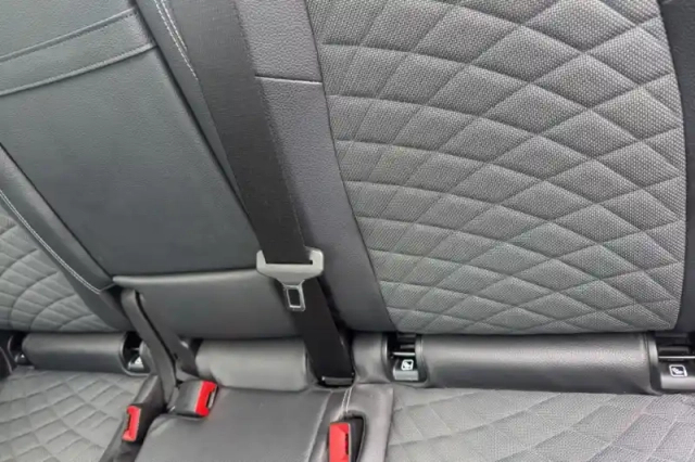 Mercedes Glb 200 7g-dct — photo 28