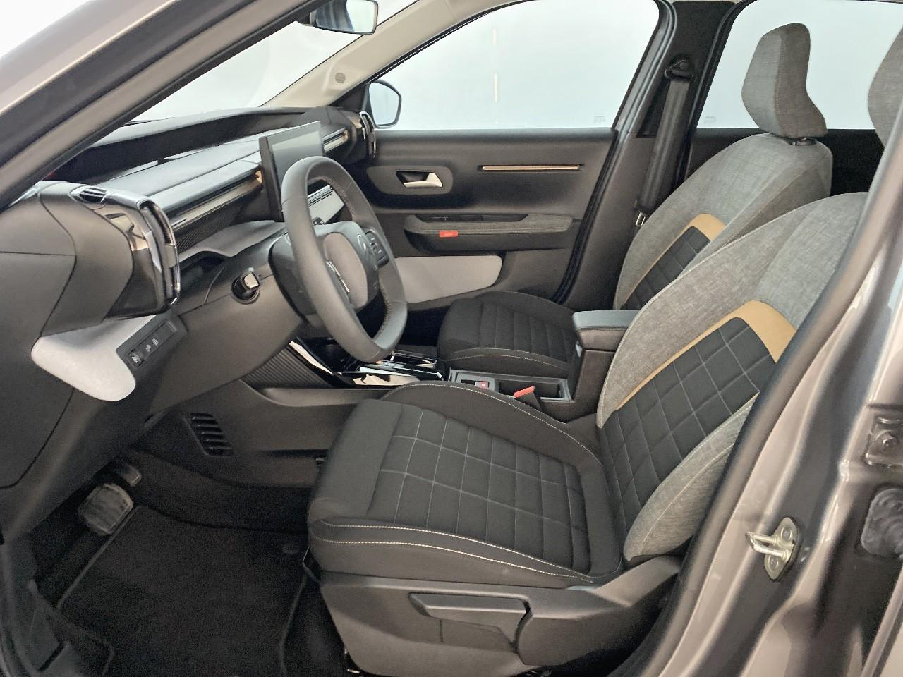 Citroën C3 Aircross hybride 145 ch aut plus — photo 9