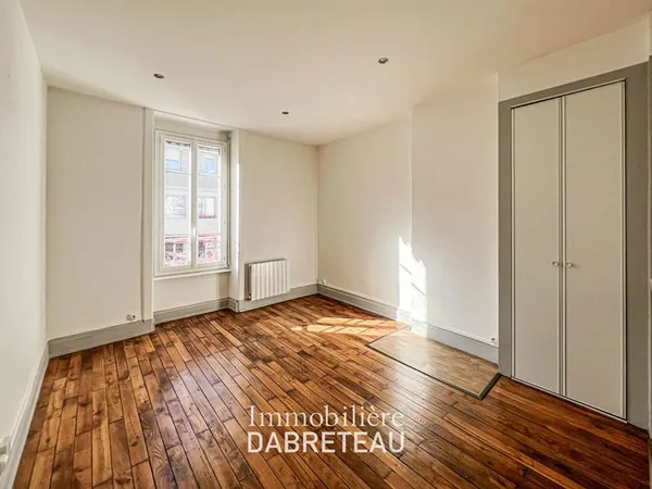 T2 SECTEUR VILLEURBANNE GRATTE-CIEL