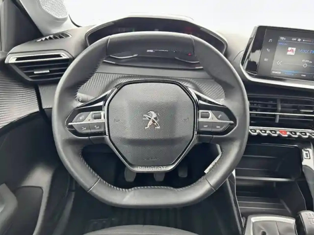 Peugeot 208 puretech 75 s&amp;s bvm5 — photo 9