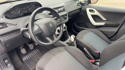 Peugeot 208 1.2 PureTech 68 - Like – 2015 – 73192 km – Essence – Boîte Manuelle — photo 12