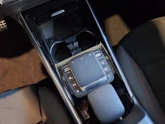 Mercedes Gla 250 e — photo 18