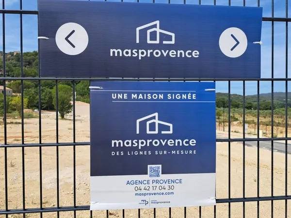 Terrain à bâtir Vente Lauris  916m² 198000€
