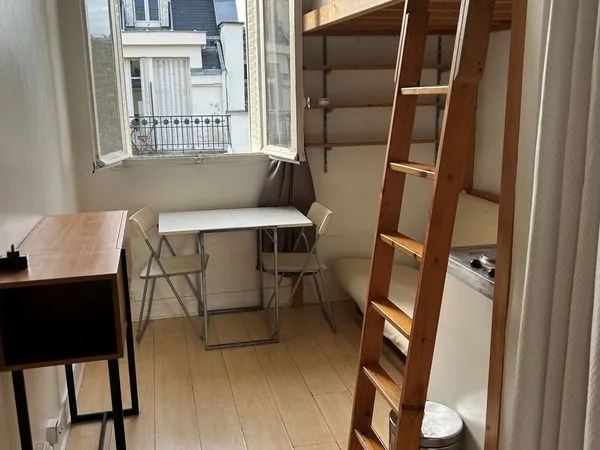 Studio 1 pièce 12 m²