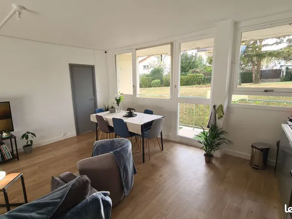 Agréable colocation meublée, remise à neuf, T4, 75 m², proche gare et centre-ville