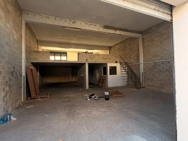 Locaux de stockage à Bagnolet - Proche Paris/Lillas