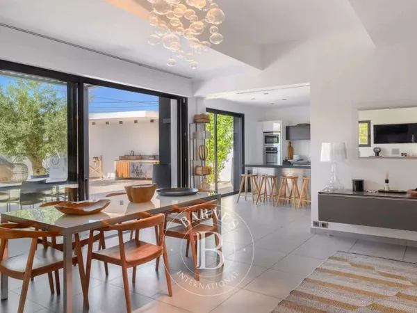 Maison 5 pièces 186 m²