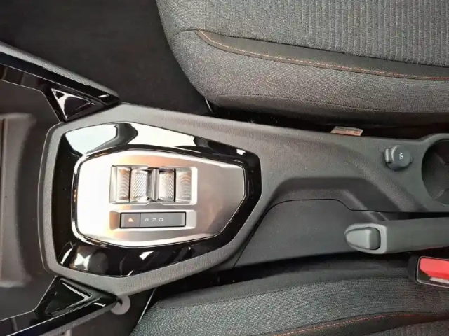 Peugeot 208 hybrid 110 ch e-dcs6 — photo 14