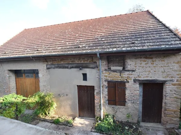 Maison de 112 m2 avec 655 m2 de terrain à Couches (71)