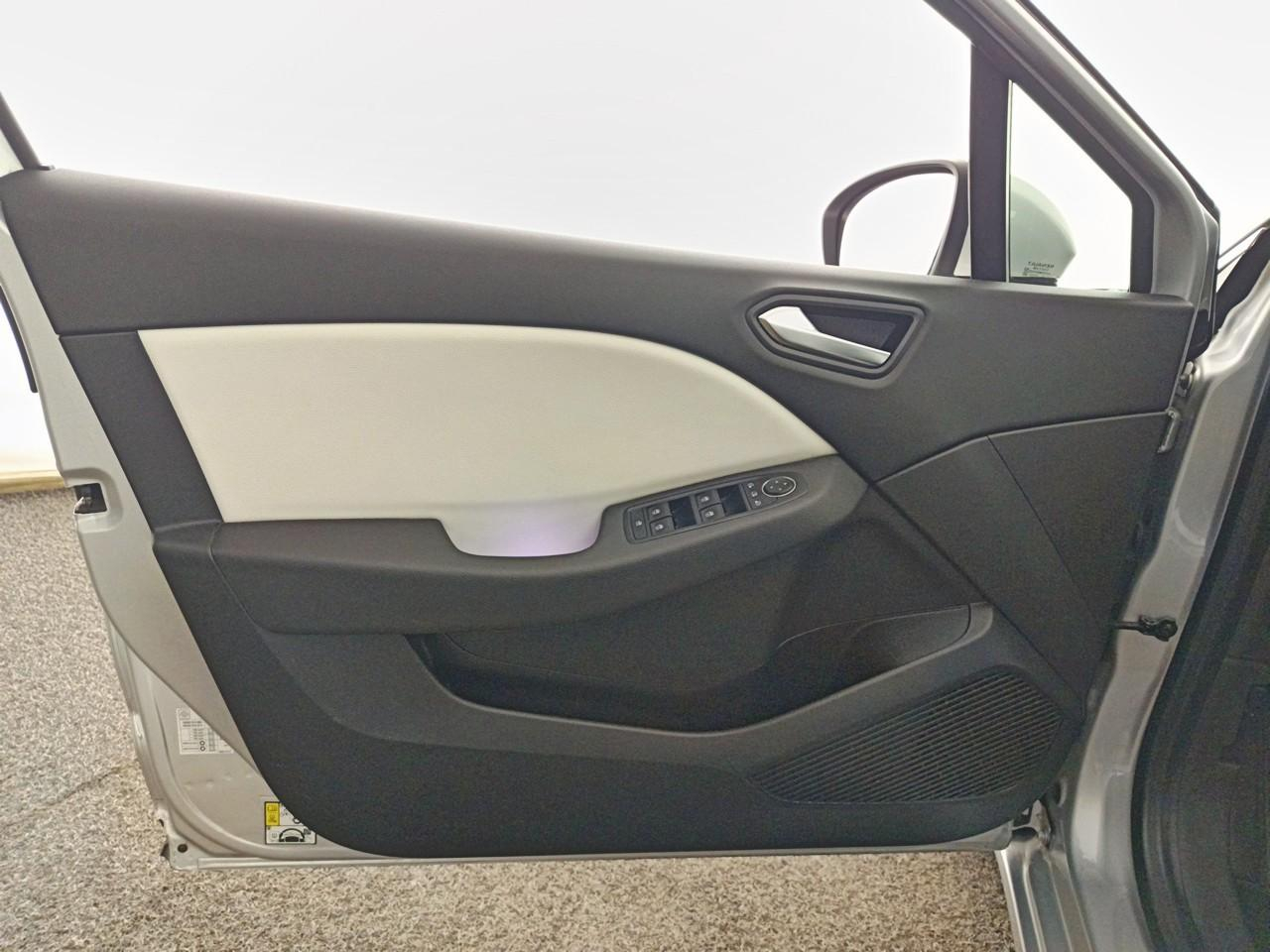 Renault Clio tce 100 gpl - 21n intens — photo 19