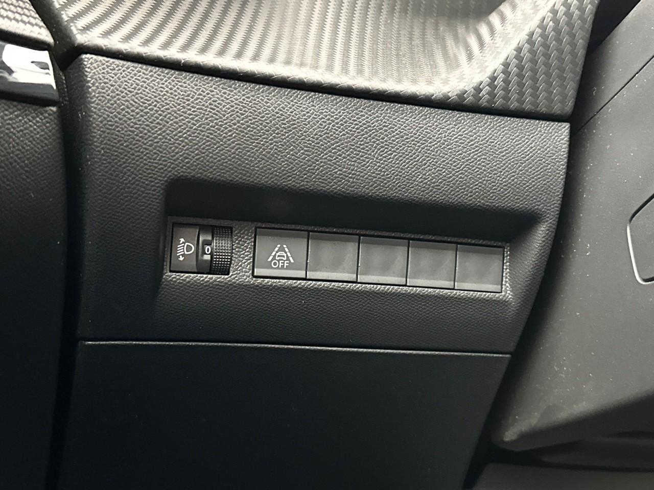 Peugeot 208 puretech 100 s&s eat8 allure pack — photo 16