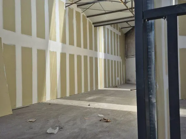 Local d'activité 165 m²