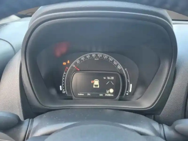 Toyota Aygo 1.0 vvt-i 72 dynamic my23 — photo 21