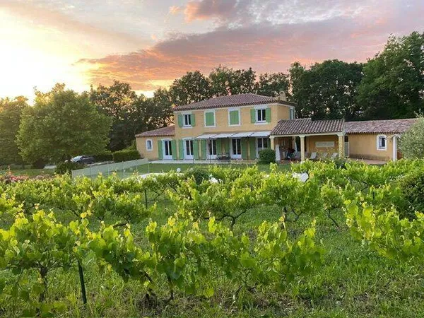 Villa 6 pièces 220 m²