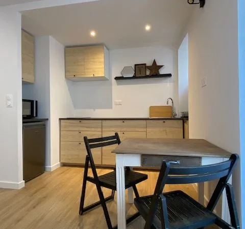 2 appartements T2 refaits à neuf, meublés et loués - Coeur d'Angers