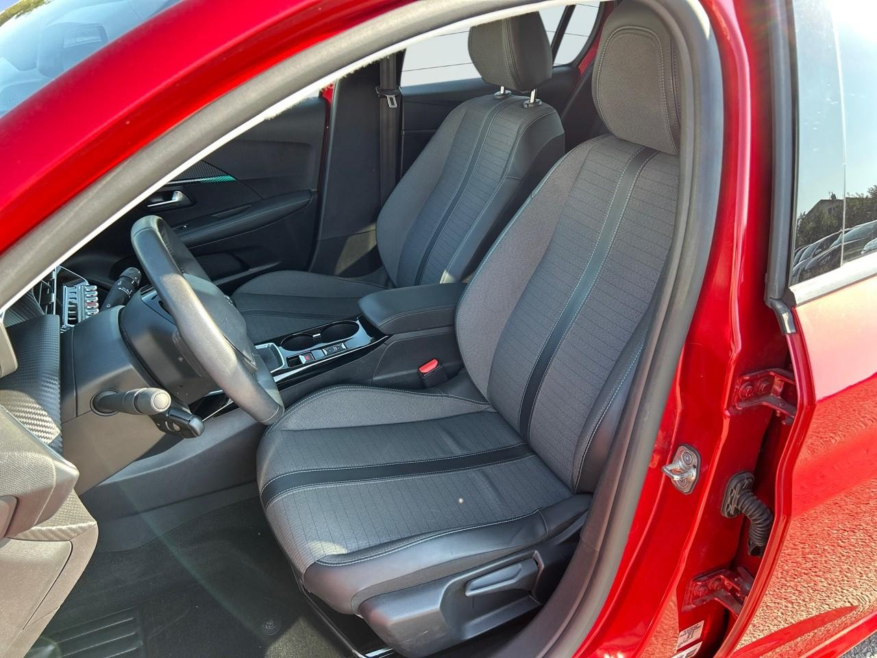 Peugeot 208 1.5 bluehdi 100ch s&s allure pack — photo 9