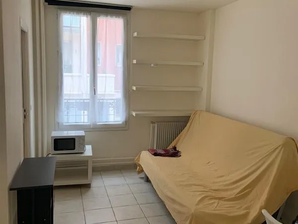Loue studio meublé de 18 m² dans le quartier Alésia (75014), pour étudiant