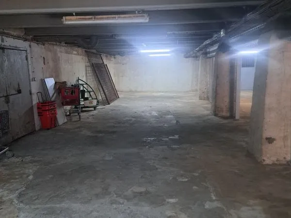 Local de stockage 100 m²