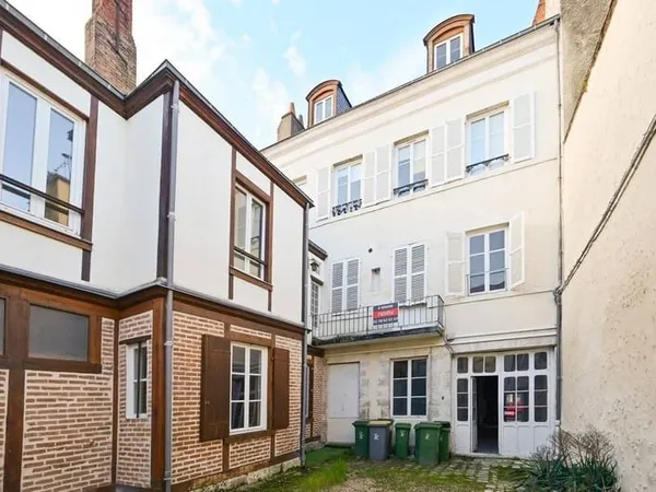 Local commercial 9 pièces 132 m²