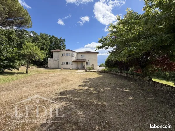 Maison 6 pièces 180 m²