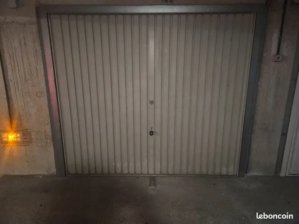 Garage fermé en sous-sol - Dijon Clemenceau / Auditorium
