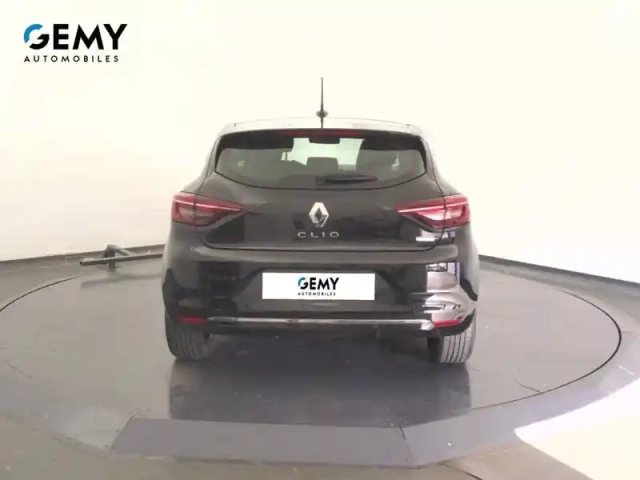 Renault Clio e-tech 140 - 21n — photo 20